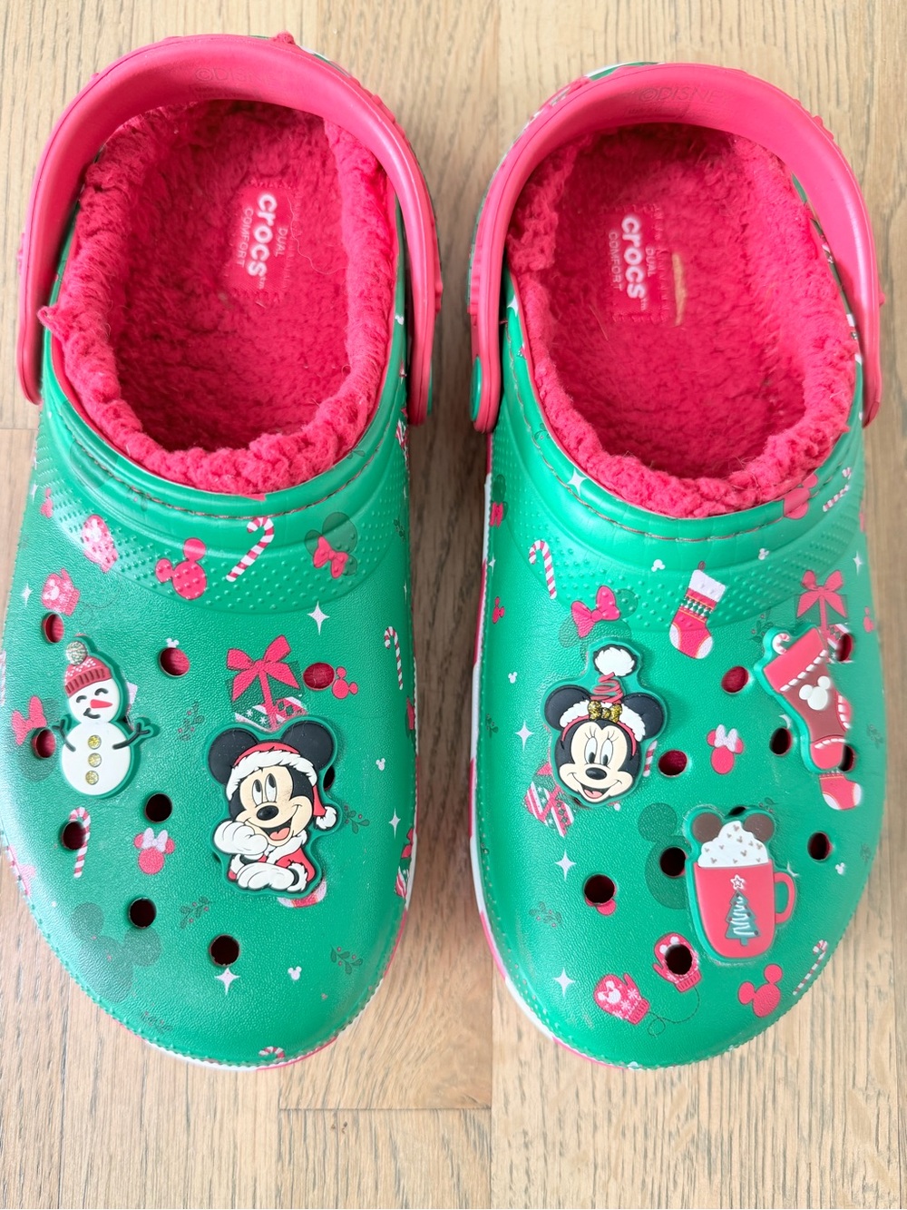 Disney Crocs lined Holiday Christmas J5 big kid 5